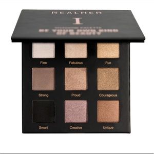 REALHER BEAUTY Eyeshadow Palette - RealHer Play Book